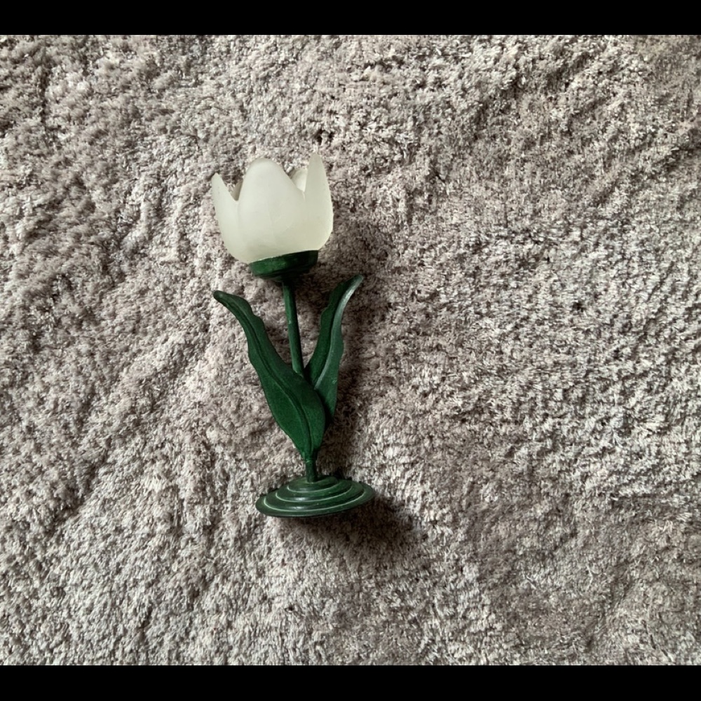 Adorable glass top tulip flower candle holder